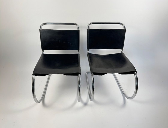 Image 1 of Een paar MR10 loungestoelen — Ludwig Mies van der Rohe, toegeschreven aan Knoll, ca. jaren 70