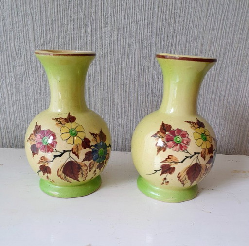 Set of 2 vases with hand-painted floral design