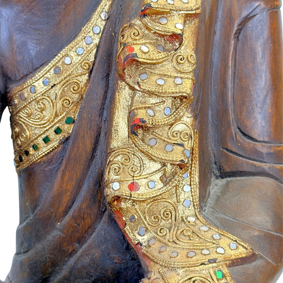 Antique Burmese Mandalay Wooden Buddha – Bhumisparsha – c. 1900–1930 – Sculpture, Glass (photo 3 of 11)
