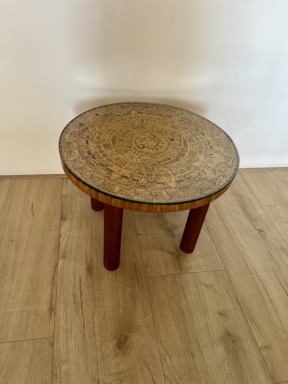 Image 1 of Vintage Mid-Century Salontafel – Handgemaakt Palissander met Azteekse Kalender (Jaren '60)