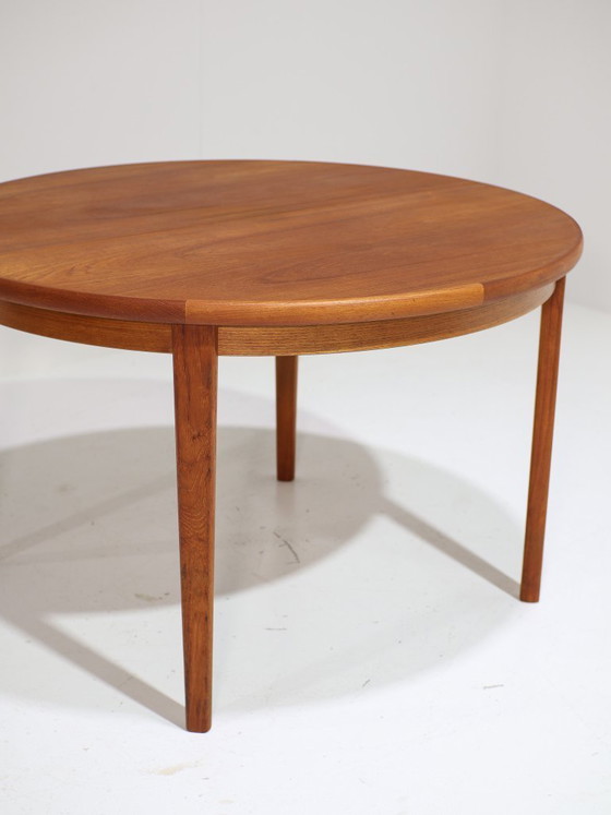 Image 1 of Uitschuifbare ronde eettafel Skovby Møbelfabrik teak Deens vintage