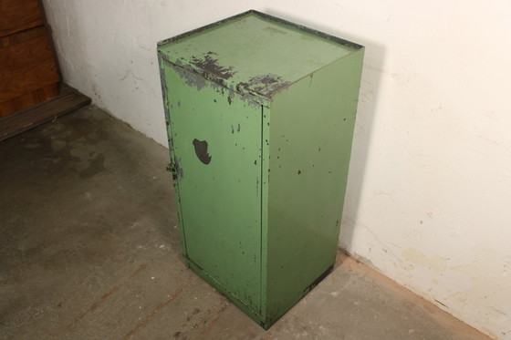 Image 1 of Grande armoire métallique industrielle vintage • Atelier/Rangement