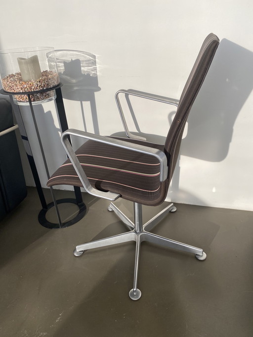 1x Chaise Oxford Arne Jacobsen, revêtement Paul Smith