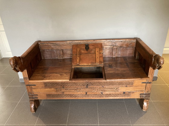 Image 1 of Antike indische Brauttruhe