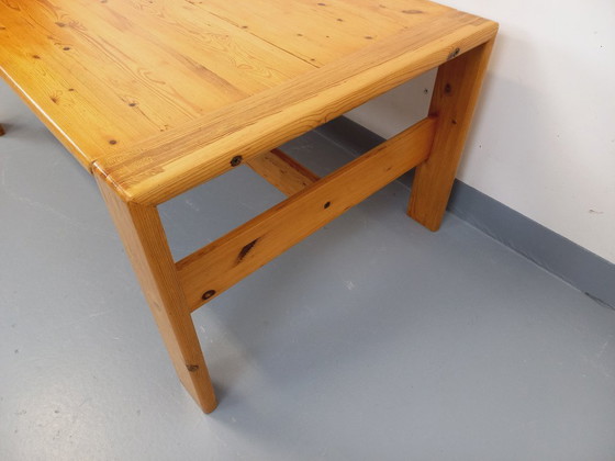 Image 1 of Grote vintage salontafel van massief grenenhout uit de jaren 70/80.