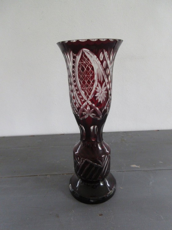 Image 1 of Jarrón antiguo de cristal rojo rubí de Bohemia