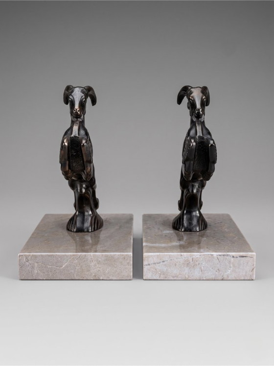 Image 1 of Serre-livres Art Déco bouquetins en régule patiné sur socle marbre taupe – paire années 1930