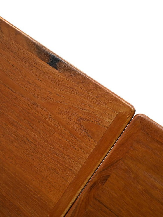 Image 1 of Extendable dining table in teak and oak, Danish design 1960s