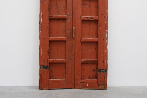 Image 1 of Grandes portes de monastère du 17e siècle en chêne laqué à la terre cuite, Portugal