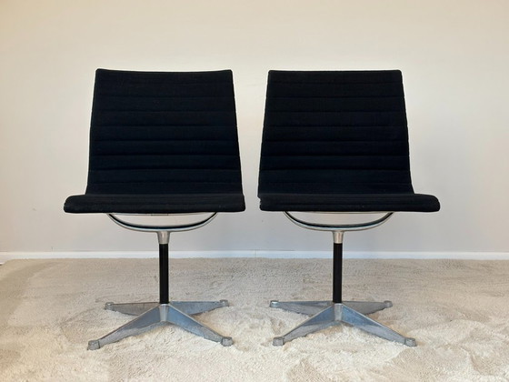 Image 1 of Chaises en aluminium modèle EA 105, conçues par Eames pour Herman Miller, années 1970, lot de 2