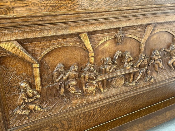 Image 1 of Cassapanca unica in quercia intagliata