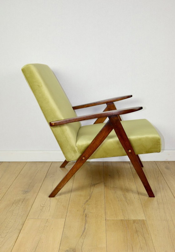 Image 1 of B-310 VAR armchair green olive velvet - light