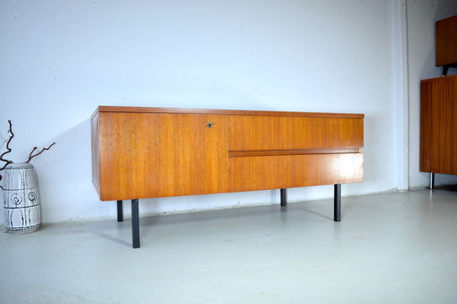 Credenza vintage in teak anni '60, mobile basso, cassettiera di metà secolo