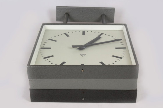 Image 1 of Große, doppelseitige Eisenbahnuhr von Pragotron, 1980er Jahre