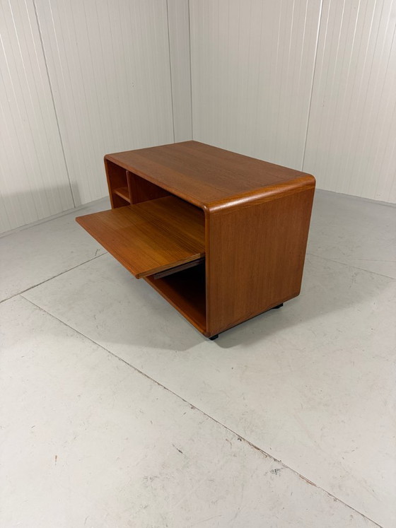 Image 1 of Mueble de TV con audio de teca Dyrlund sobre ruedas, años 60