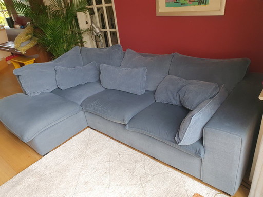 1 Delightful L-shaped sofa