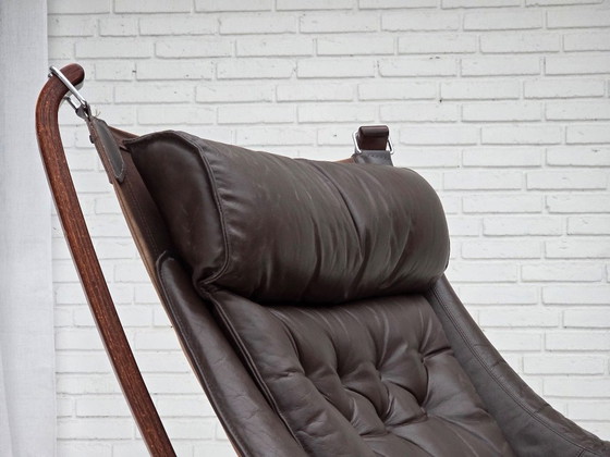 Image 1 of Années 1970, design norvégien de Sigurd Ressel, modèle de fauteuil lounge « Falcon ».