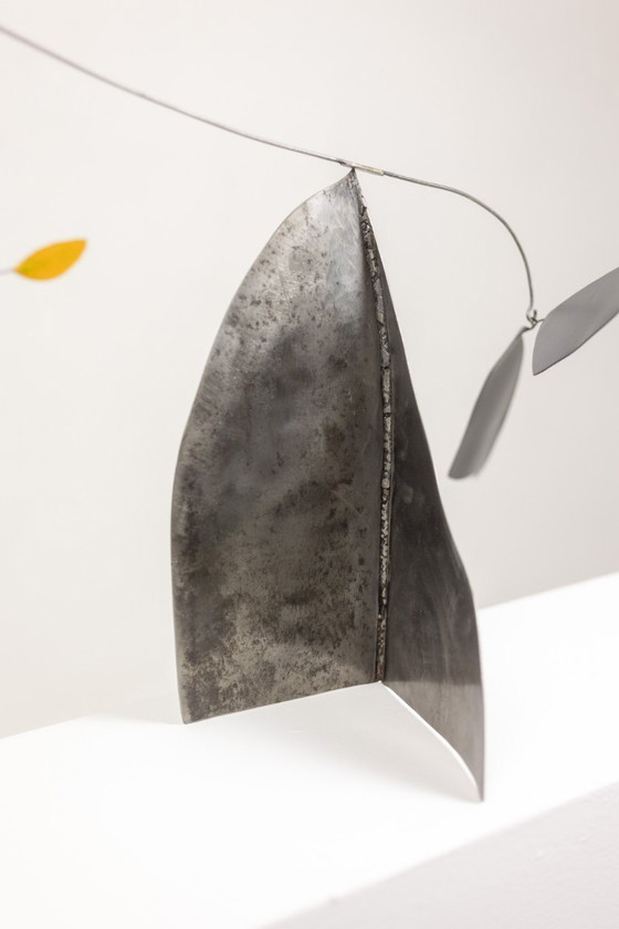 Image 1 of Escultura de Olivier Vonet en metal lacado en negro, rojo y amarillo. Contemporánea.