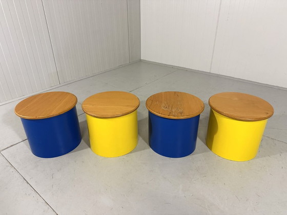 Image 1 of Tables d'appoint et tabourets colorés des années 1980