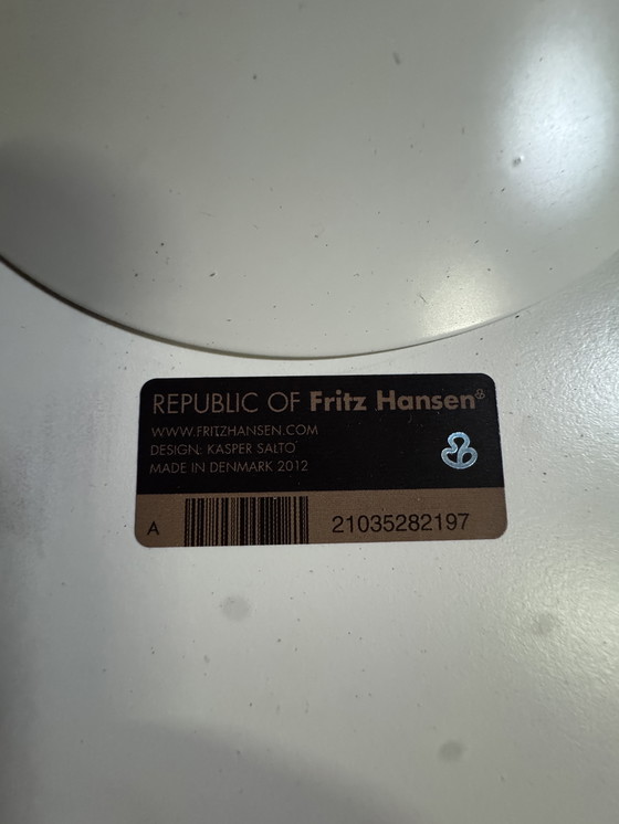 Image 1 of Table basse Little Friend (2 pièces) – Blanche, par Kasper Salto pour Fritz Hansen