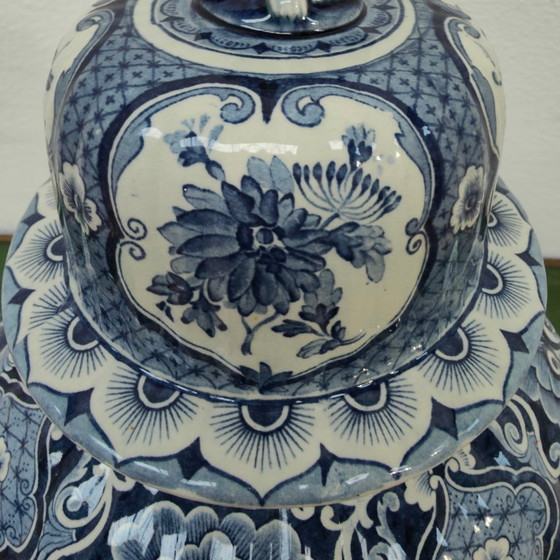 Image 1 of Vaso con coperchio vintage Royal Sphinx Maastricht in porcellana