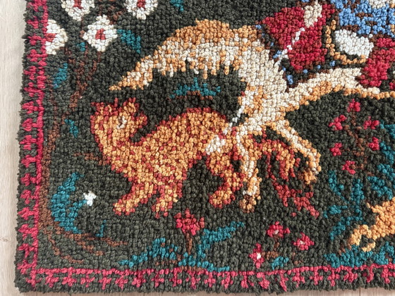 Image 1 of Tappeto francese vintage in lana / opera tessile artistica con cavaliere e cavalli – Phildar, circa 1970