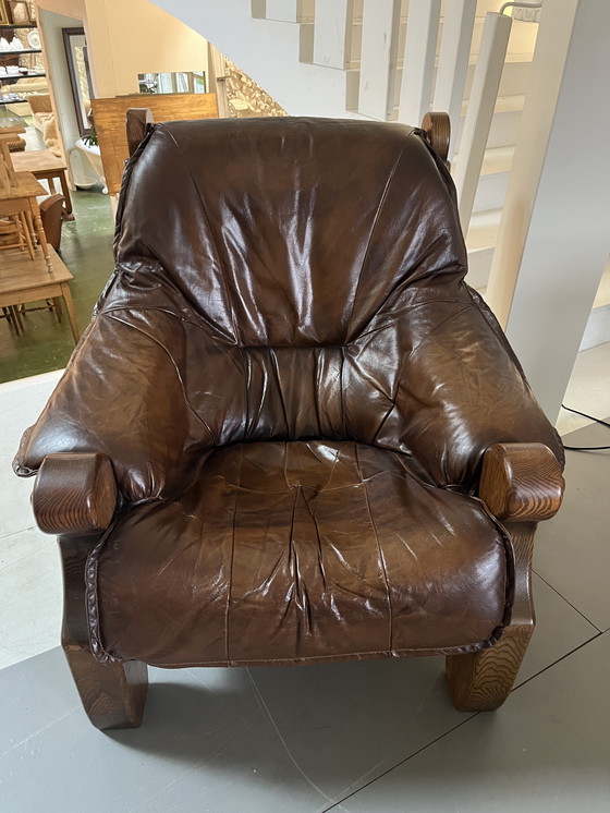 Image 1 of Conjunto de sofá y 2 sillones de los años 60 en madera y cuero