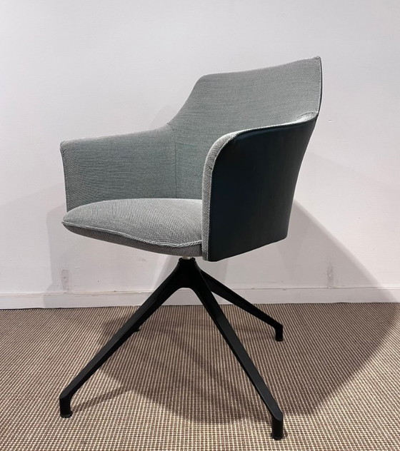 Image 1 of Leolux Mara eetkamerstoel