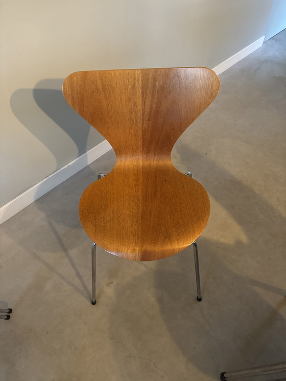 Image 1 of Original Fritz Hansen Series 7 chairs (Arne Jacobsen). Stackable. Labels included. Only available as a set of 6.