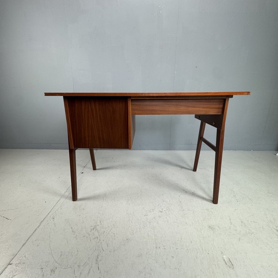 Image 1 of Vintage Deens ontwerp teak bureau