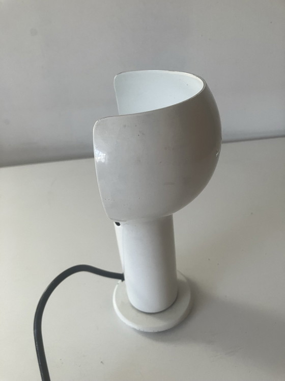 Miniflash Lampe Joe Colombo Oluce – Tischlampen, Metall (photo 10 of 15)