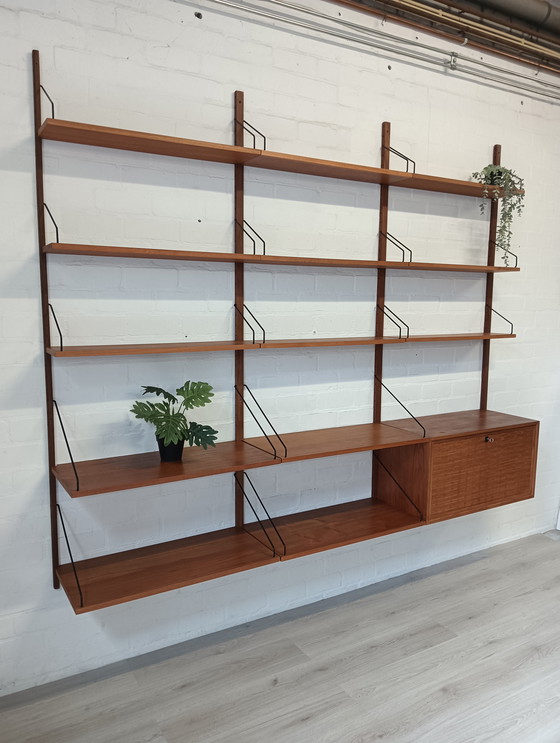 Image 1 of Poul cadovius voor CADO, wandsysteem 