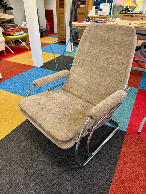 Sillón salón Gelderland de los años 70 modelo 301 de Jan des Bouvrie.