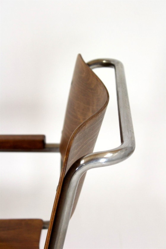 Image 1 of Gerestaureerde Bauhaus B34 cantileverstoel van multiplex en chroom, ontworpen door Marcel Breuer, begin jaren 30.