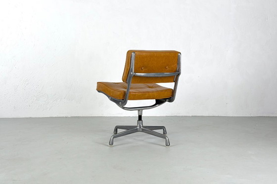 Image 1 of Stoel voor gevorderden/ES101, ontworpen door Charles en Ray Eames voor Herman Miller - 1968