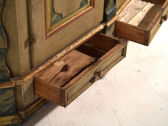 Antiker barocker bemalter Kleiderschrank aus Kiefer – Österreichisch-Ungarische Monarchie, Jahr 1794 (photo 33 of 40)