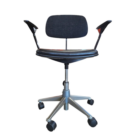 Mid-Century bureaustoel van Friso Kramer voor Ahrend de Cirkel / jaren 60 – Bureaustoelen (photo 10 of 17)