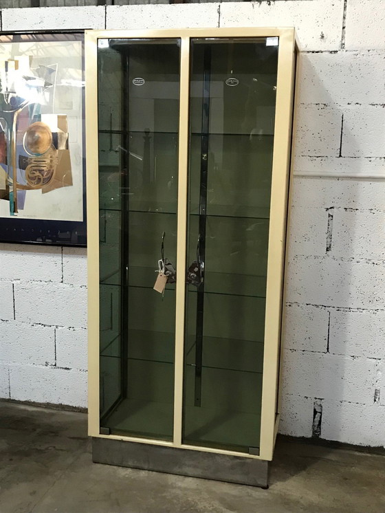Image 1 of Vitrine médicale vintage années 70