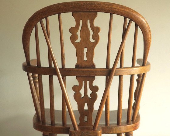 Mid-Century Lyre Back Windsor Elbow Armchair in Solid Oak, 1960s – Dining chairs, Wood (photo 7 of 12)