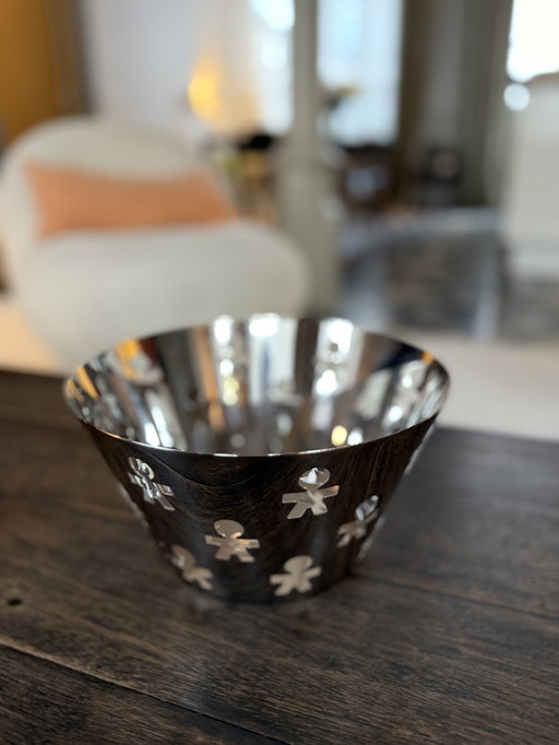 Cesta perforada Alessi Girotondo - frutero. Plata.