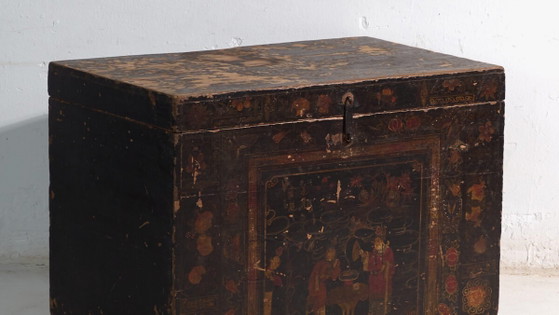 Baule antico dipinto in legno di pino – Cina, circa 1900 – Armadi contenitori, Iron (photo 3 of 40)