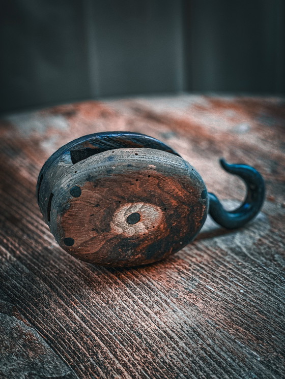 Image 1 of Puleggia antica per nave / Inizio XX secolo / Stile marittimo, industriale, country