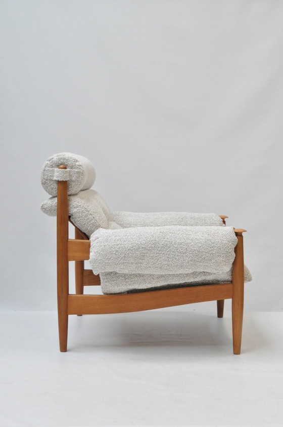 Image 1 of Flauschig & funktionell - Original Eric Merthen Sessel aus weißem Mischbouclé