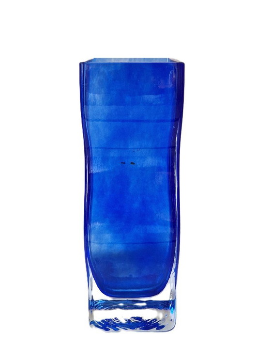 Skruf Sweden - "Bölja" Vase by Annette Krahner – Glass (photo 4 of 8)