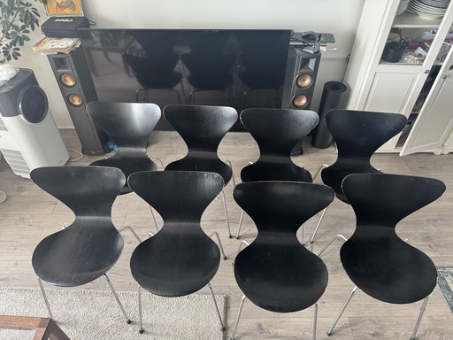 Arne Jacobson 8 Schwarze Schmetterlingsstühle