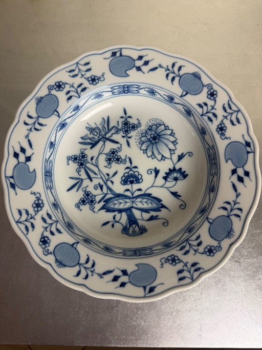 Original Meissen 6 soup plates, onion pattern – shape 489 – first choice – Ø 24 cm – excellent condition