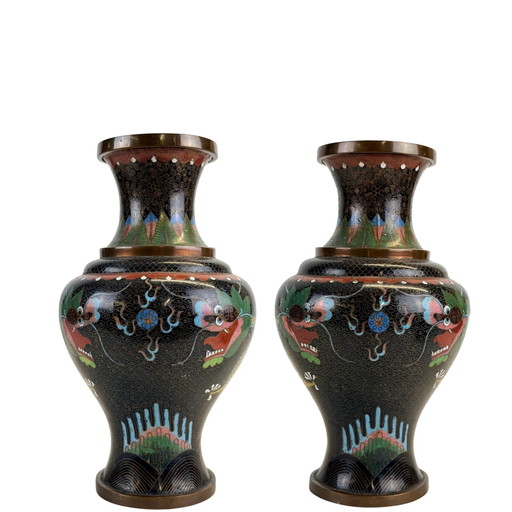 Paar große chinesische Cloisonné-Vasen – Qing-Stil – Archaisches Drachendekor