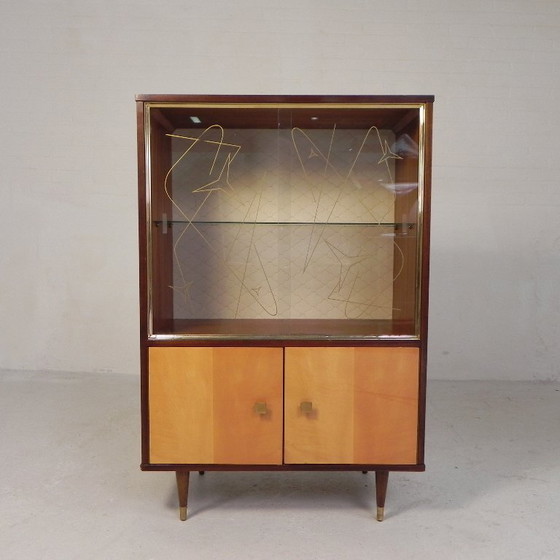 Image 1 of Vitrina de estilo futurista con puertas correderas de cristal, Bélgica, década de 1960.
