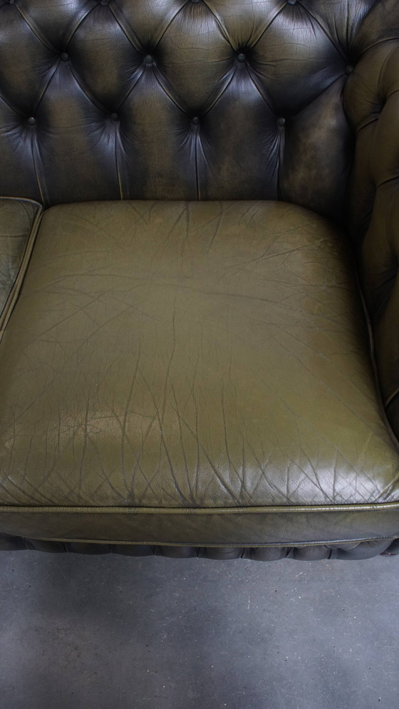 Image 1 of Grünes Vintage English Leder Chesterfield 2-Sitzer Sofa