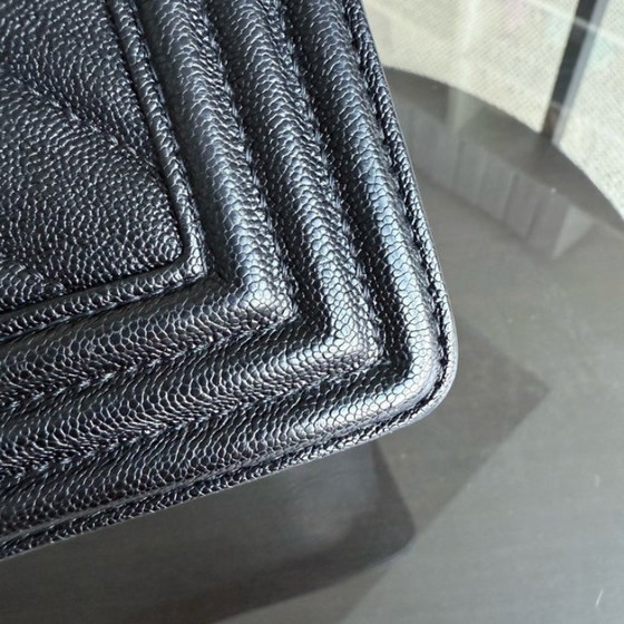 Image 1 of Chanel Boy Medium - Caviale 25 cm Chevron Nero Hardware Oro